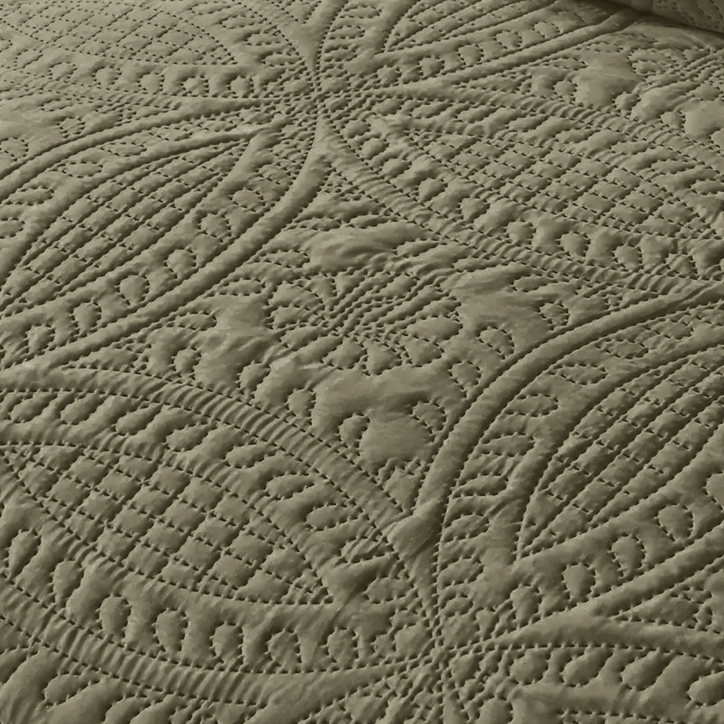 3pcs Set of Coin Patterned Bed Cover