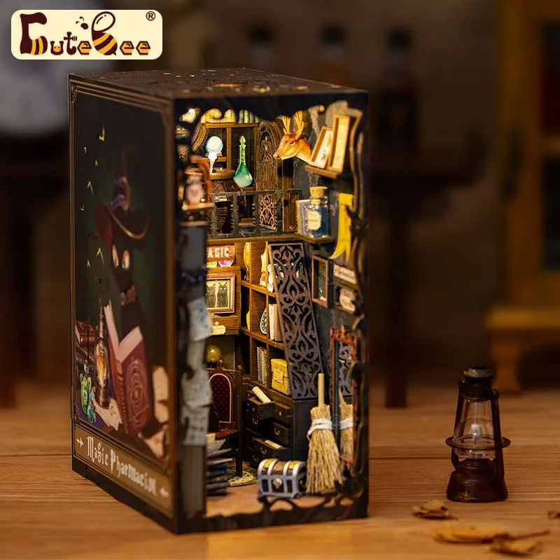 DIY (13) Book Nook Kits