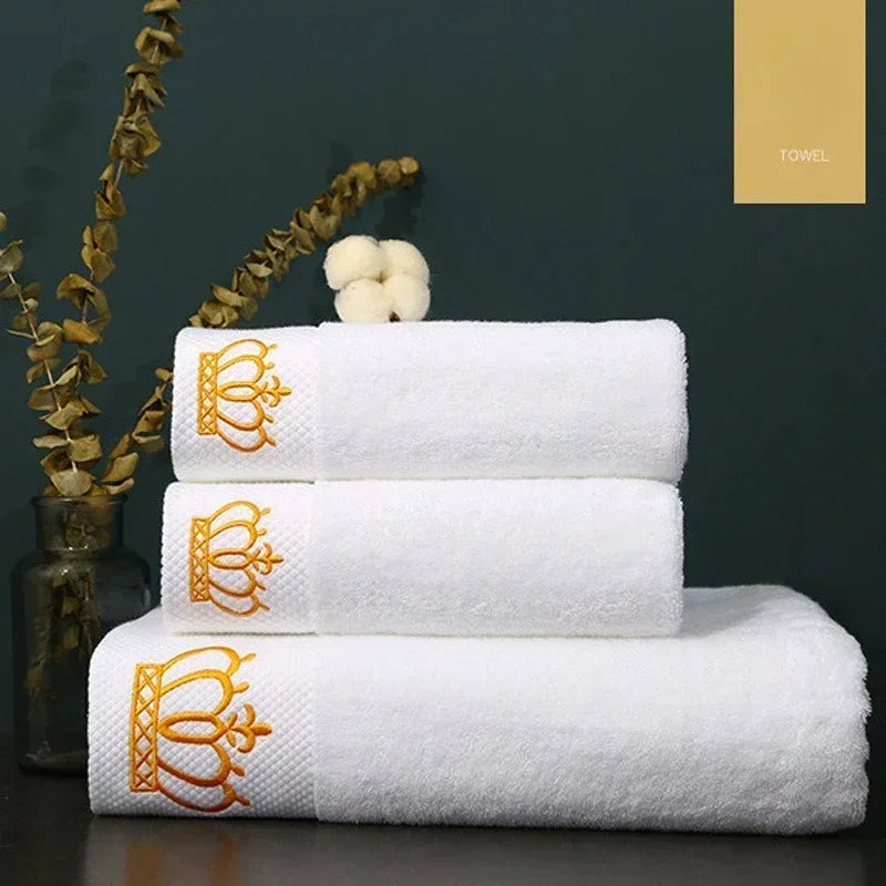 Embroidered White bath towel 5 stars Hotel Towel